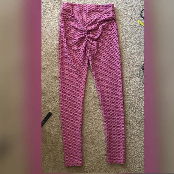 Purple scrunch leggings and tank top - Picture 2 of 4